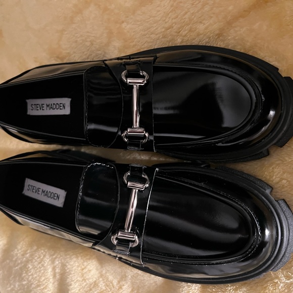 Steve Madden Loafers - Picture 2 of 4